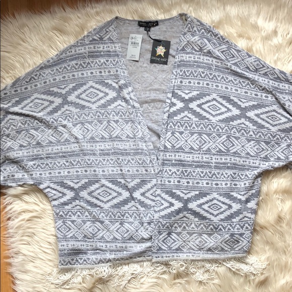 Buckle Tops - Living Doll (Buckle) grey & white coverup w/fringe